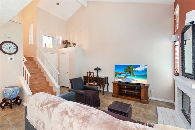 13208 Setting Sun Court, Chino Hills CA: https://media.crmls.org/medias/d42925a5-ea17-4ab0-a2f2-d4af084d3bb5.jpg