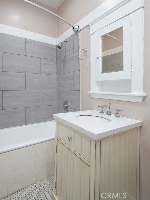 Detail Gallery Image 10 of 17 For 113 N Columbus a,  Glendale,  CA 91203 - 0 Beds | 1 Baths