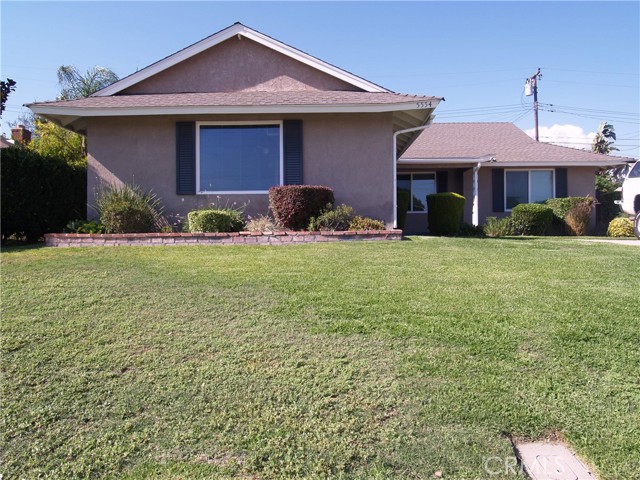 5554 La Deney E Street, Montclair CA: https://media.crmls.org/medias/d42ac91e-418b-4d87-9440-95acd2c98fae.jpg