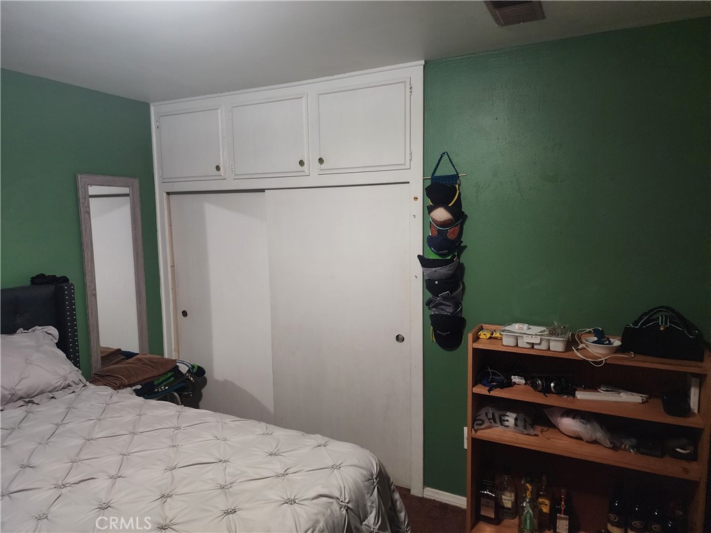 https://media.crmls.org/medias/d42bb2be-20a1-48f3-b2fc-ac0f0dfdbb37.jpg?preset=X-Large