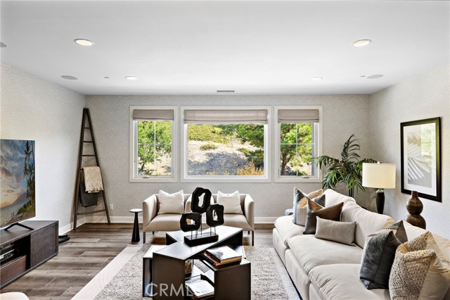 Detail Gallery Image 40 of 73 For 108 Heather Mist, Irvine,  CA 92618 - 5 Beds | 5/1 Baths