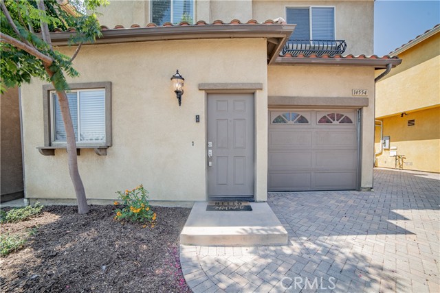 Detail Gallery Image 4 of 27 For 14554 Kittridge St, Van Nuys,  CA 91405 - 3 Beds | 3 Baths