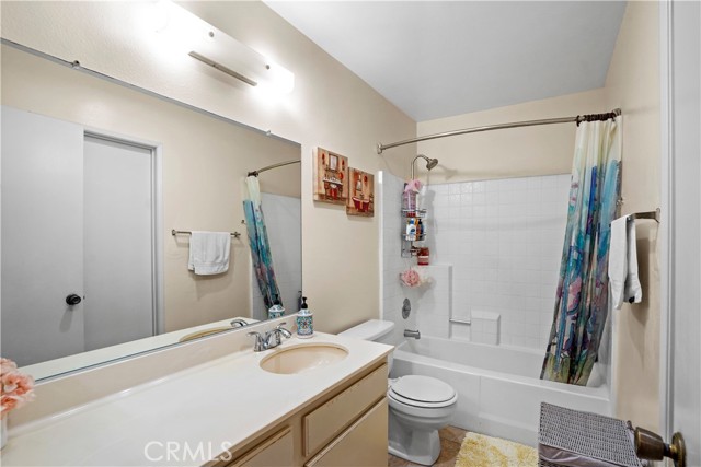 Detail Gallery Image 33 of 59 For 6524 Twin Circle Ln #2,  Simi Valley,  CA 93063 - 2 Beds | 1/1 Baths