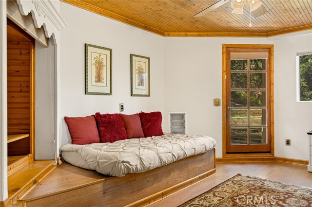 Detail Gallery Image 31 of 50 For 971 Grass Valley, Lake Arrowhead,  CA 92352 - 3 Beds | 4 Baths