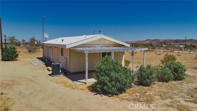 Detail Gallery Image 6 of 45 For 1732 Surrey Ave, Yucca Valley,  CA 92284 - 2 Beds | 2 Baths