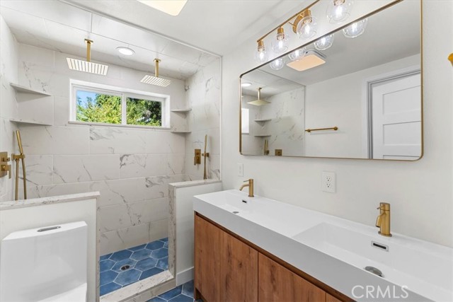 Detail Gallery Image 21 of 58 For 14153 Lake Bld, Shasta Lake,  CA 96019 - 5 Beds | 2 Baths