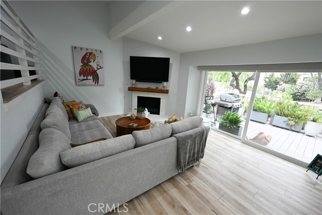 1222 S Westlake Boulevard, Westlake Village CA: https://media.crmls.org/medias/d42cb591-3b32-457f-ad8d-73620293305e.jpg