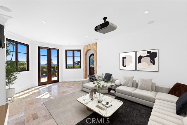 Detail Gallery Image 36 of 71 For 177 Crescent Bay Dr, Laguna Beach,  CA 92651 - 4 Beds | 4/2 Baths