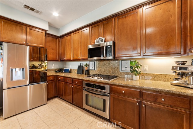 Detail Gallery Image 16 of 39 For 864 Calaveras, Corona,  CA 92878 - 3 Beds | 2/1 Baths