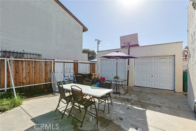 Detail Gallery Image 26 of 36 For 410 E 60th St, Long Beach,  CA 90805 - 5 Beds | 3 Baths