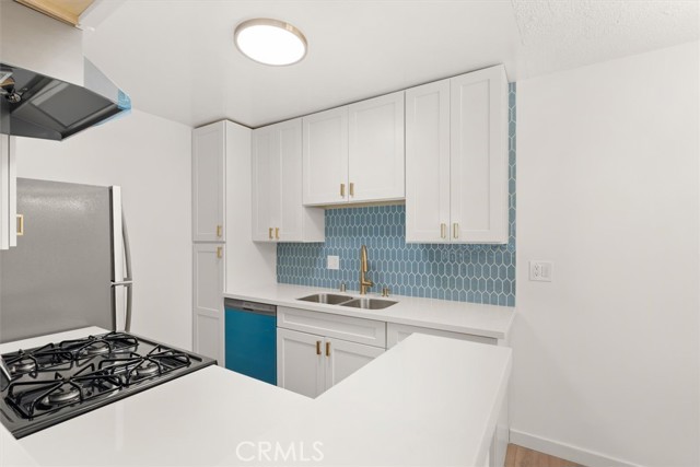 Detail Gallery Image 14 of 33 For 805 Glenway #105,  Inglewood,  CA 90302 - 2 Beds | 2 Baths