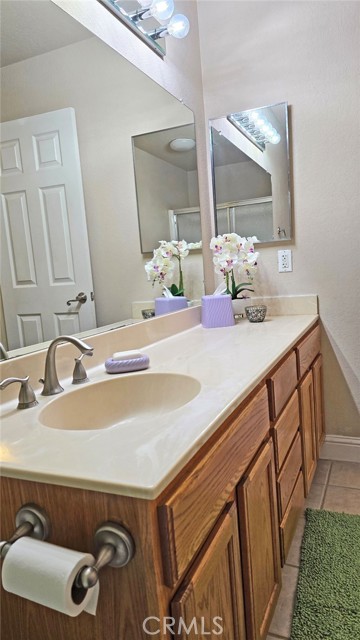 Detail Gallery Image 9 of 27 For 2881 Huntington Bld #114,  Fresno,  CA 93721 - 1 Beds | 1 Baths