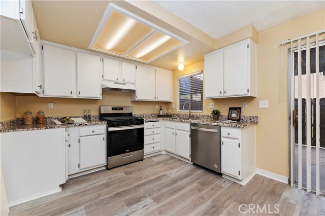 Detail Gallery Image 13 of 26 For 12198 Orchid Ln #C,  Moreno Valley,  CA 92557 - 2 Beds | 1/1 Baths