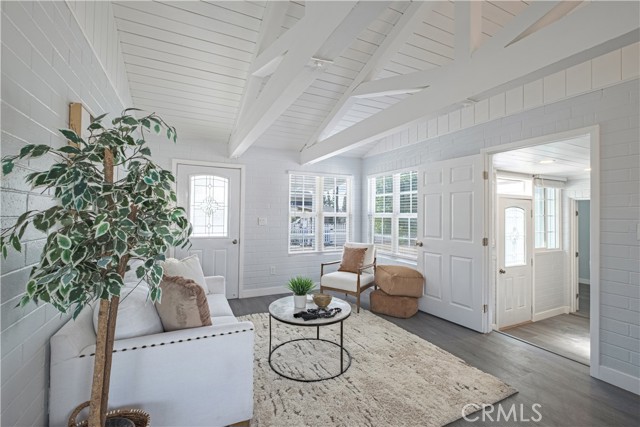 17196 Barbee St., Fontana CA: https://media.crmls.org/medias/d4314883-b109-49c3-96ea-22636f9e2a04.jpg