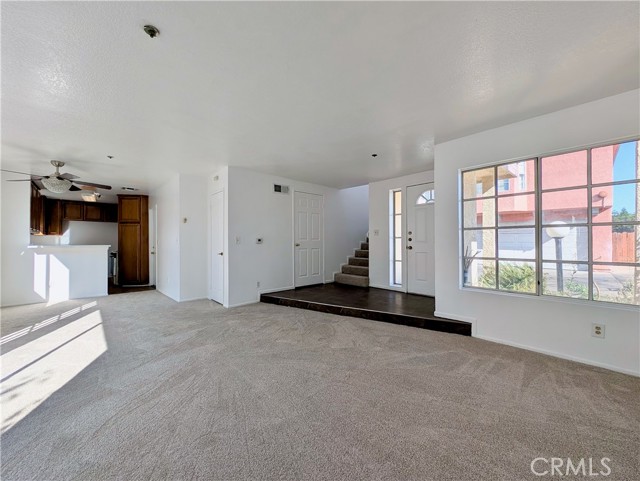 9235 Woodman Avenue, Arleta CA: https://media.crmls.org/medias/d432b73e-a590-42b5-a9ba-d3752019401d.jpg
