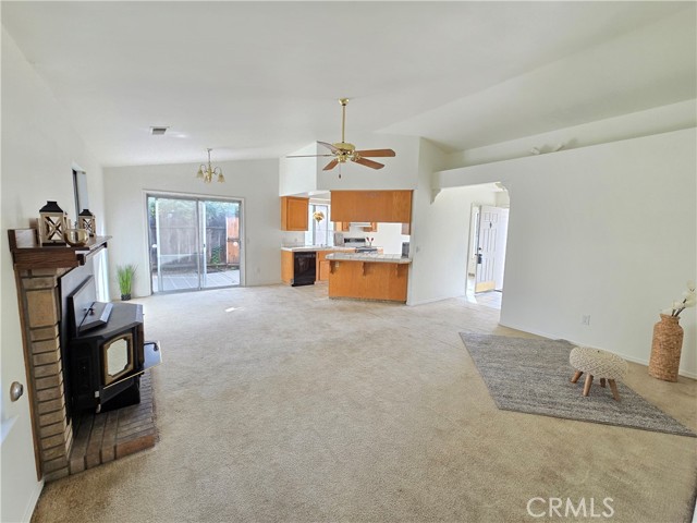 Detail Gallery Image 4 of 23 For 935 Doe, Merced,  CA 95340 - 3 Beds | 2 Baths