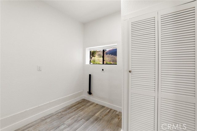Image 8 of 33 For 21885 Lake Mathews Drive