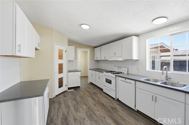 Detail Gallery Image 11 of 38 For 700 E Washington St #102,  Colton,  CA 92324 - 3 Beds | 2 Baths
