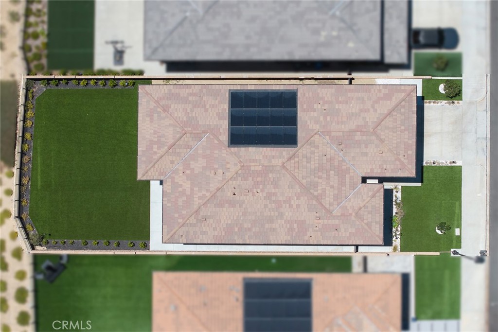https://media.crmls.org/medias/d4341330-e9f8-4cc9-8277-b09321bd0e62.jpg?preset=X-Large