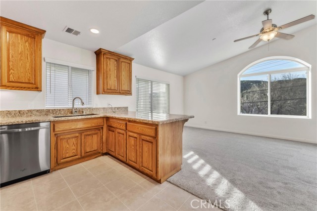 Detail Gallery Image 10 of 29 For 17819 Elizabeth Lake, Lake Hughes,  CA 93532 - 3 Beds | 2 Baths