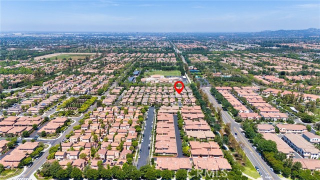 97 Twin Gables, Irvine CA: https://media.crmls.org/medias/d434b48e-f113-407d-a7b7-4ba753c357a4.jpg