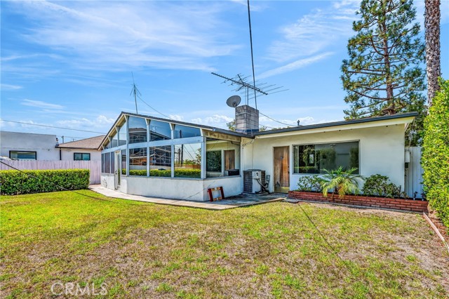 5723 West 74th Street, Los Angeles CA: https://media.crmls.org/medias/d43547d9-fa98-4e21-8a61-4dc0481b0491.jpg