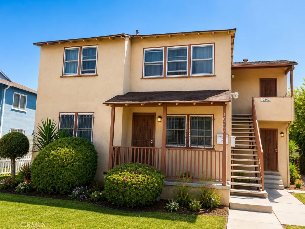 Duplex at 10200 S Wilton Place S