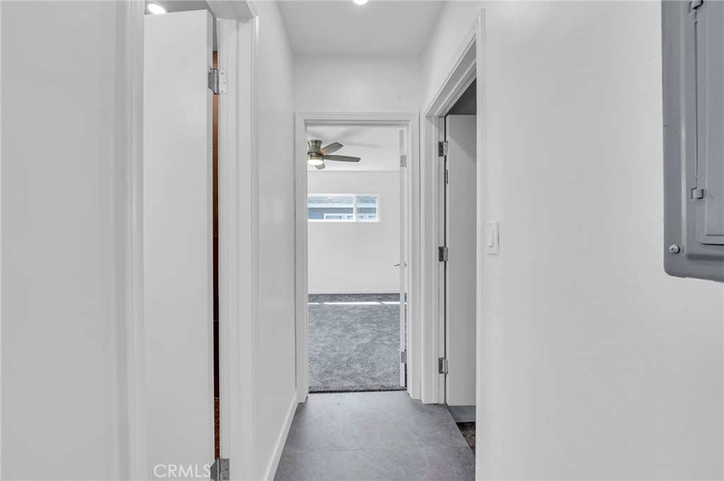 https://media.crmls.org/medias/d4360be0-2ae1-4308-b986-cf3302dd7e58.jpg?preset=X-Large
