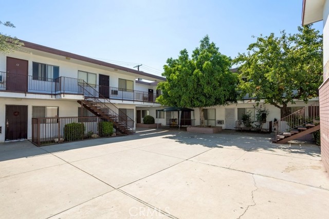 Detail Gallery Image 6 of 10 For 13050 Dronfield Ave #23,  Sylmar,  CA 91342 - 2 Beds | 2 Baths