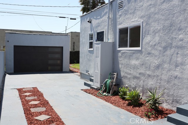 Detail Gallery Image 32 of 34 For 1956 W 85th St, Los Angeles,  CA 90047 - 3 Beds | 3 Baths