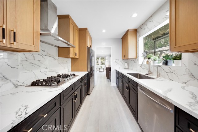 Detail Gallery Image 12 of 30 For 537 28th, Venice,  CA 90291 - 3 Beds | 2 Baths