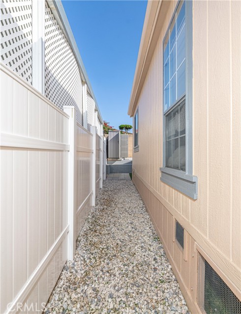 Detail Gallery Image 25 of 29 For 122 Hornbeam, Fountain Valley,  CA 92708 - 3 Beds | 2 Baths