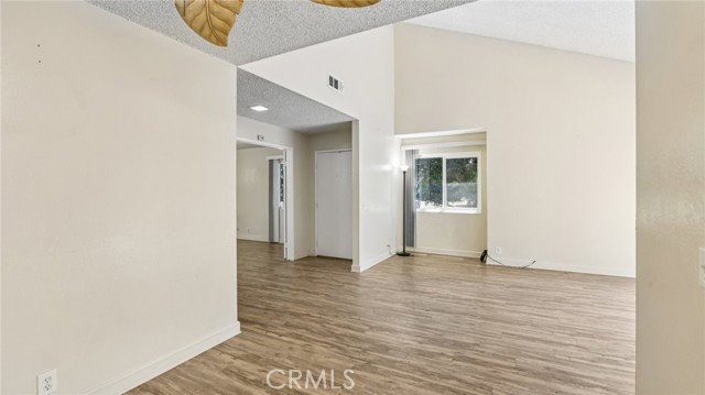 6816 Alondra Boulevard, Paramount CA: https://media.crmls.org/medias/d439325d-5939-4c37-b361-114b658888e8.jpg