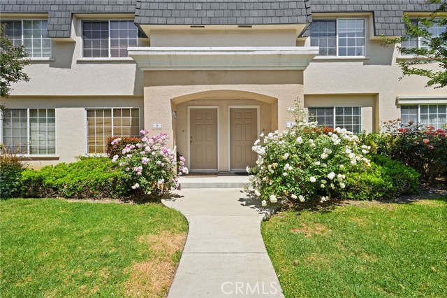 19211 Haynes Street, Reseda CA: https://media.crmls.org/medias/d43a6f84-2487-4736-9d28-dd879d4b1f0f.jpg