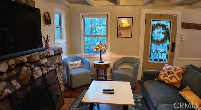 810 Lake Drive, Lake Arrowhead CA: https://media.crmls.org/medias/d43abdfa-b443-41c6-b51b-50d24dc9421d.jpg