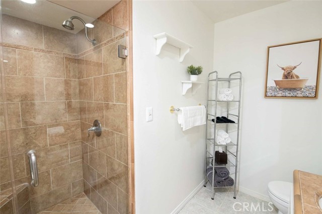 Detail Gallery Image 30 of 62 For 7310 Balboa Bld #F,  Van Nuys,  CA 91406 - 2 Beds | 3 Baths