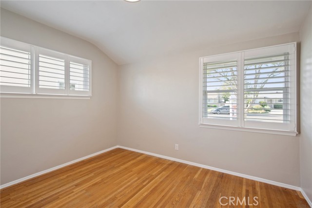 17048 Baltar Street, Lake Balboa CA: https://media.crmls.org/medias/d43b8873-d79e-4329-bf74-9d42985f4dd3.jpg
