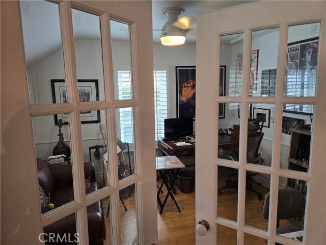6233 Orion Avenue, Van Nuys CA: https://media.crmls.org/medias/d43beca8-573d-49db-b8ab-7e65187a7bbc.jpg