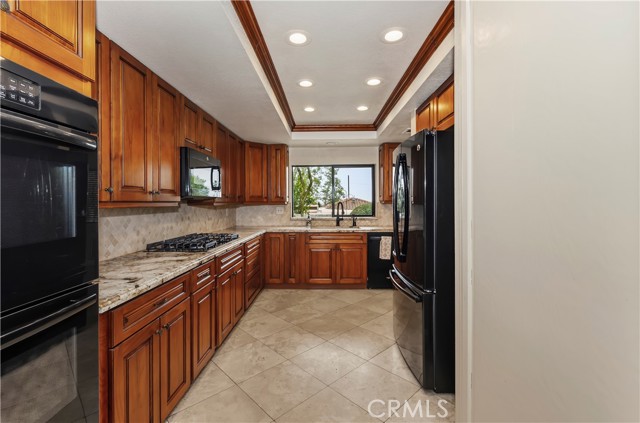 Detail Gallery Image 25 of 45 For 880 El Mirador, Upland,  CA 91784 - 2 Beds | 2/1 Baths