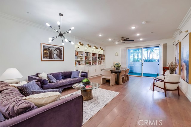 Detail Gallery Image 12 of 33 For 5253 Vantage Ave #105,  Valley Village,  CA 91607 - 4 Beds | 2 Baths