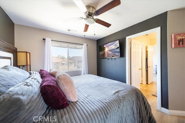 25933 Schafer Drive, Murrieta CA: https://media.crmls.org/medias/d43c71d6-59ab-4c47-9ead-be8f49ae6a97.jpg