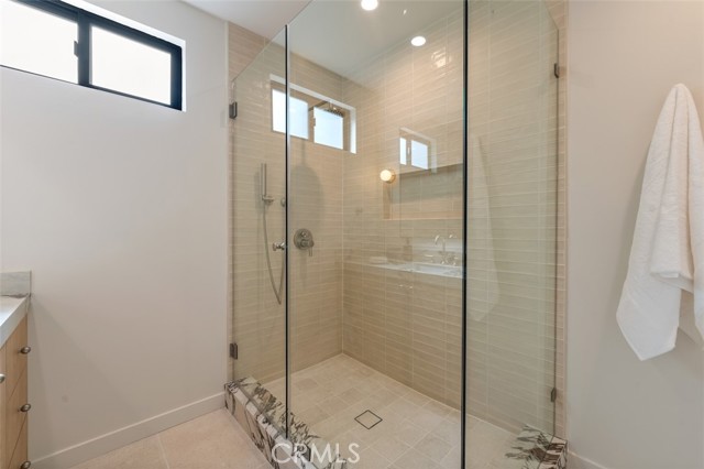 Detail Gallery Image 23 of 46 For 8960 Oak Park, –,  CA 91325 - 4 Beds | 3/1 Baths