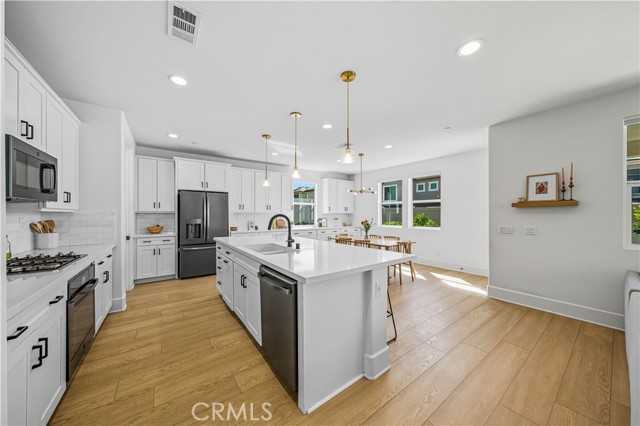 Detail Gallery Image 18 of 59 For 32017 Radiant Dr, Temecula,  CA 92591 - 4 Beds | 3 Baths