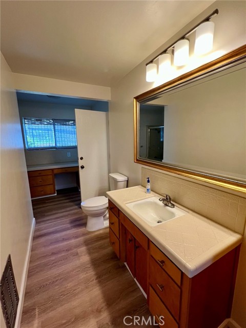 Detail Gallery Image 15 of 35 For 1950 Oxford Ave, Cambria,  CA 93428 - 3 Beds | 2 Baths