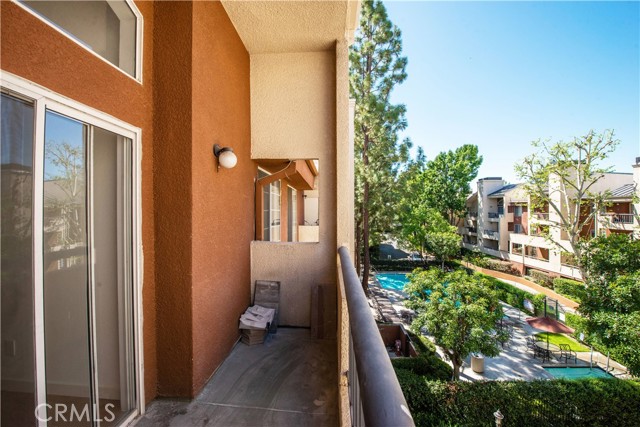 5540 Owensmouth Avenue, Woodland Hills CA: https://media.crmls.org/medias/d43d3bff-7bc7-4187-859d-2e3b8b2cbbf4.jpg