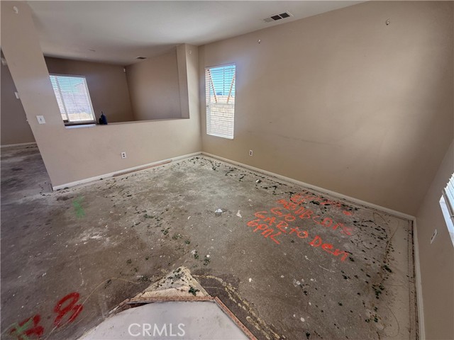 Detail Gallery Image 4 of 50 For 14577 Crossing, Victorville,  CA 92394 - 3 Beds | 2/1 Baths