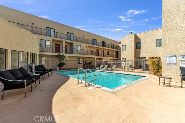 Detail Gallery Image 37 of 50 For 21040 Parthenia #25,  Canoga Park,  CA 91304 - 2 Beds | 2/1 Baths