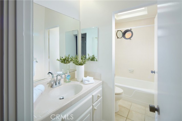 Detail Gallery Image 25 of 33 For 3024 Breakers Dr, Corona Del Mar,  CA 92625 - 7 Beds | 5/1 Baths