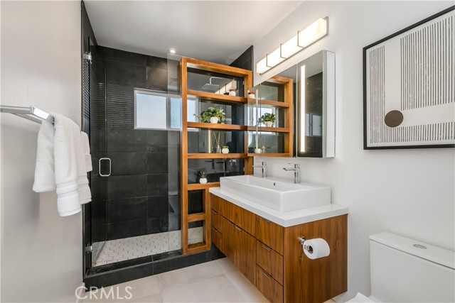 3901 E Livingston Drive, Long Beach CA: https://media.crmls.org/medias/d43e7fe6-6407-4e74-8d4f-3e52d9ad7684.jpg