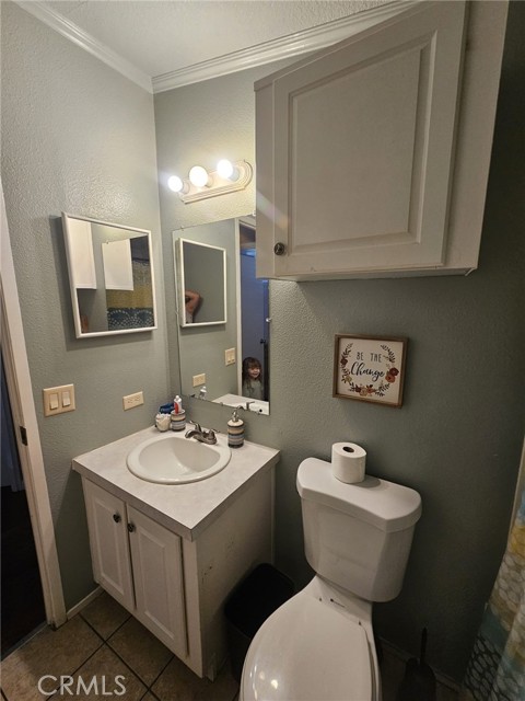 Detail Gallery Image 7 of 22 For 16600 Downey Ave #27,  Paramount,  CA 90723 - 4 Beds | 2 Baths